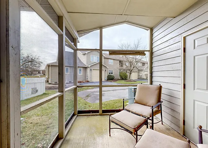 Plantations East - 166 Lakeside Dr