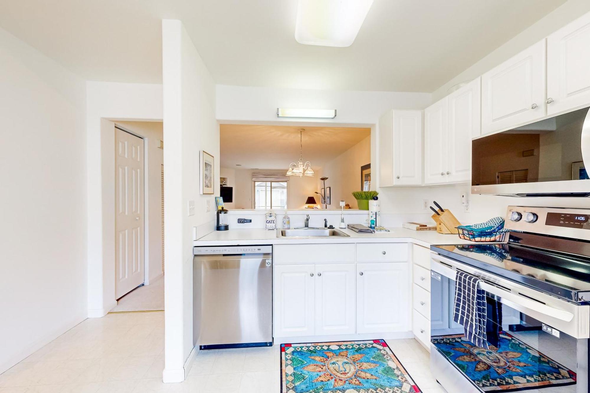 Plantations East - 166 Lakeside Dr